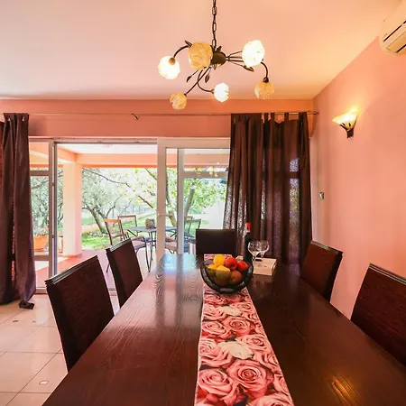 Дом отдыха House Antonia By The Sea Ae1556 Сукошан