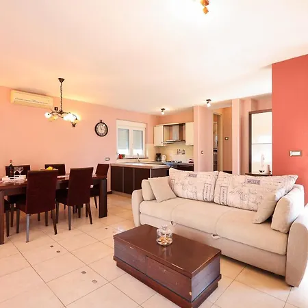 Дом отдыха House Antonia By The Sea Ae1556 Сукошан